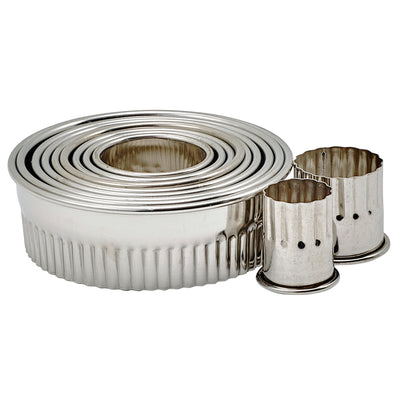 Winco CST-1 1” to 3-1/2” Diameter Cookie Cutter Set with Storage Container Stainless Steel