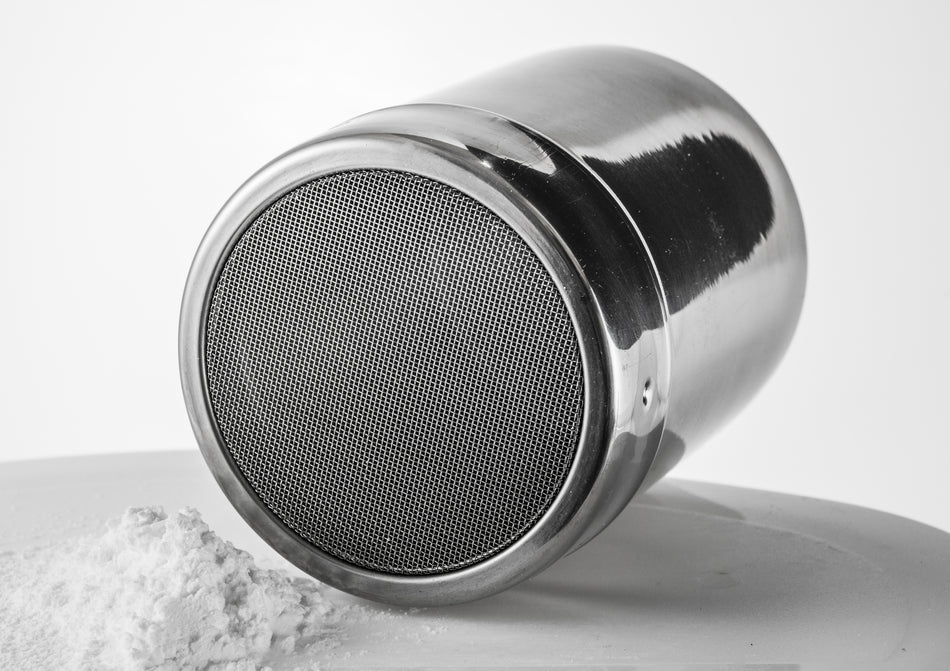 Winco SSD-10 10 Oz Powdered Sugar Dispenser with Plastic Cover Stainless Steel