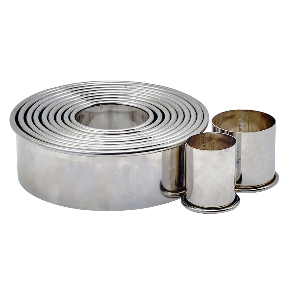 Winco CST-2 1”-3-1/2” Diameter Round Cookie Cutter Set with Storage Container Stainless Steel