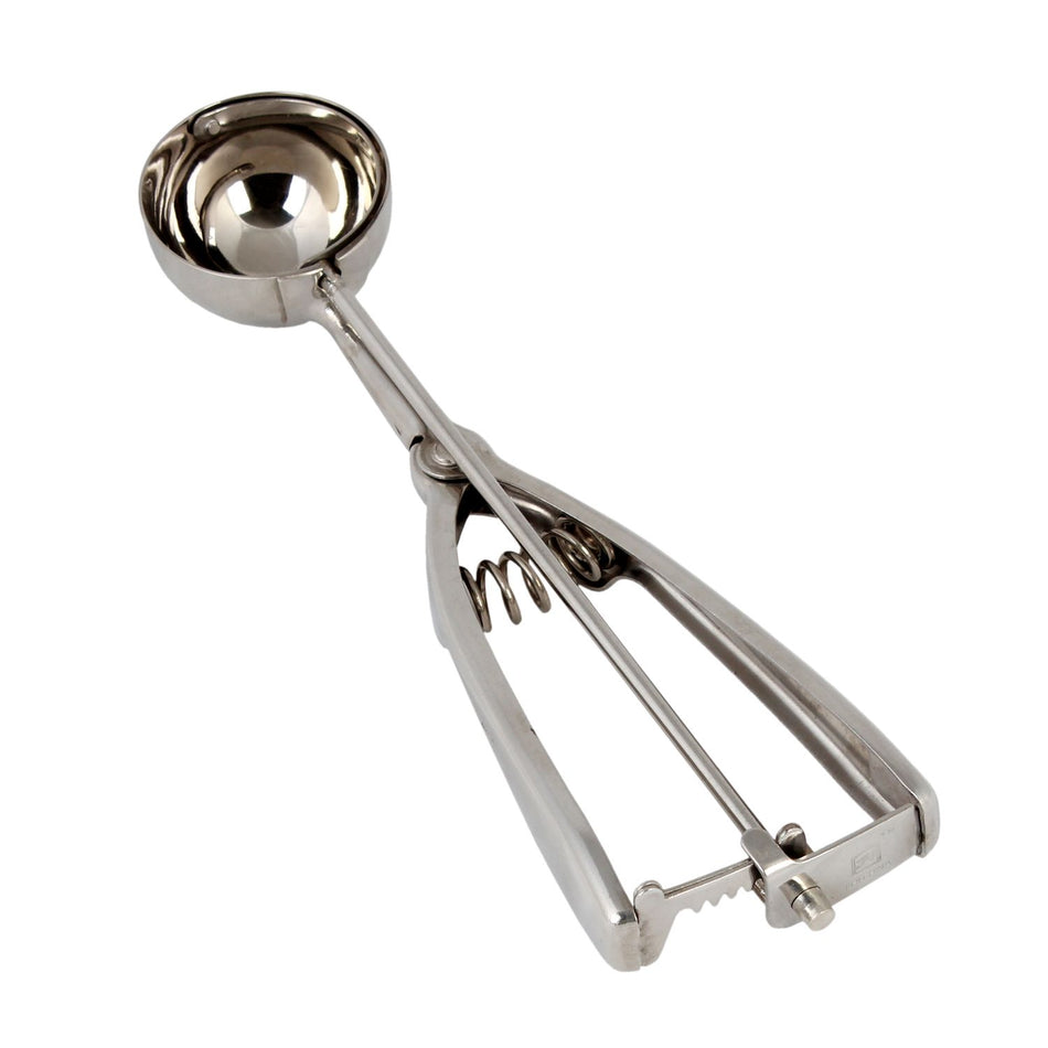 7/8 oz, No. 40, 8-5/8" x 2-1/2" x 1-1/8", Bowl Diameter 1-3/4", Ambidextrous Scoop, Stainless Steel 18/8, 304 Material, Twin Grip Handle, Tension Free, spring release for easy handling