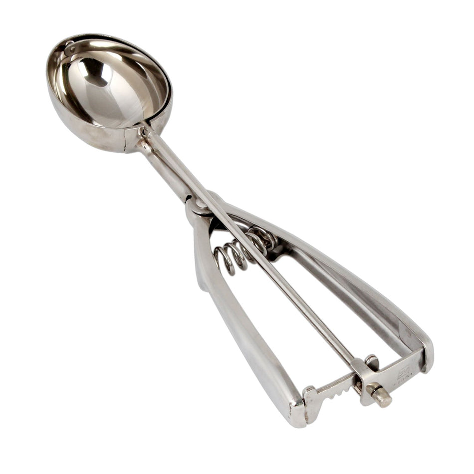 1-1/2 oz, 9-1/8" x 2-3/8" x 1-1/8", Bowl Diameter 1-7/8" x 2-1/2", Oval Shape Ambidextrous Scoop, Stainless Steel 18/8, 304 Material, Twin Grip Handle, Tension Free, spring release for easy handling