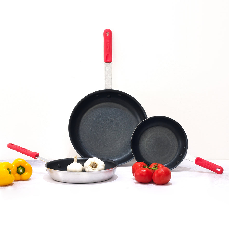 Winco AFP-12NS-H 12 Inch Fry Pan Round Without Lid Riveted Handle Aluminum Non-Stick