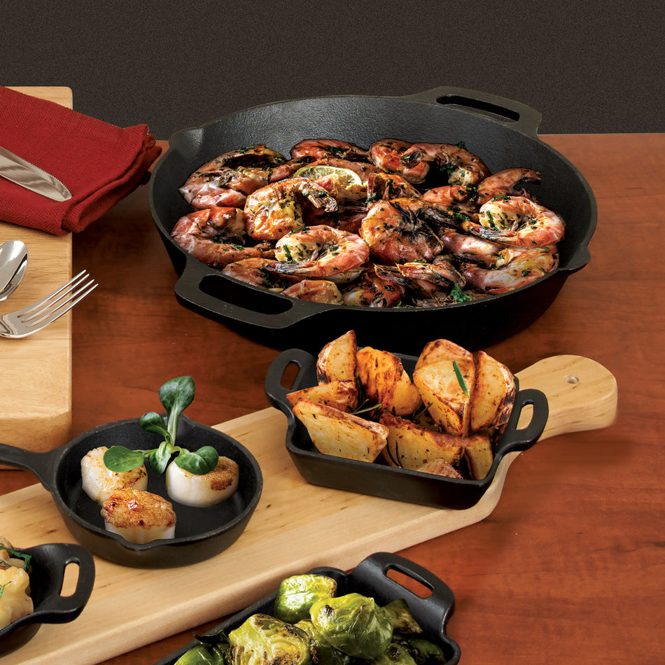 Winco CASD-8 8 Inch Diameter Induction Skillet with Dual Loop Handle Cast Iron